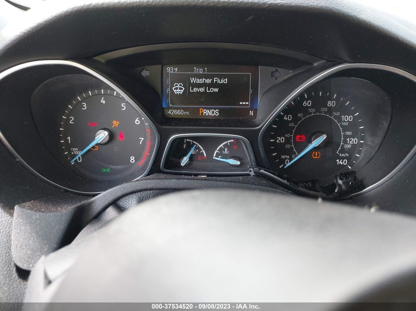 VIN 1FADP3M28JL215741 2018 FORD FOCUS SEL