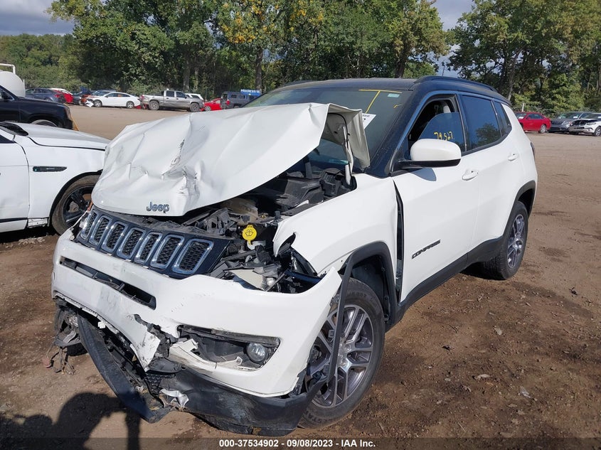 VIN 3C4NJDBB8JT179045 2018 JEEP COMPASS LATITUDE