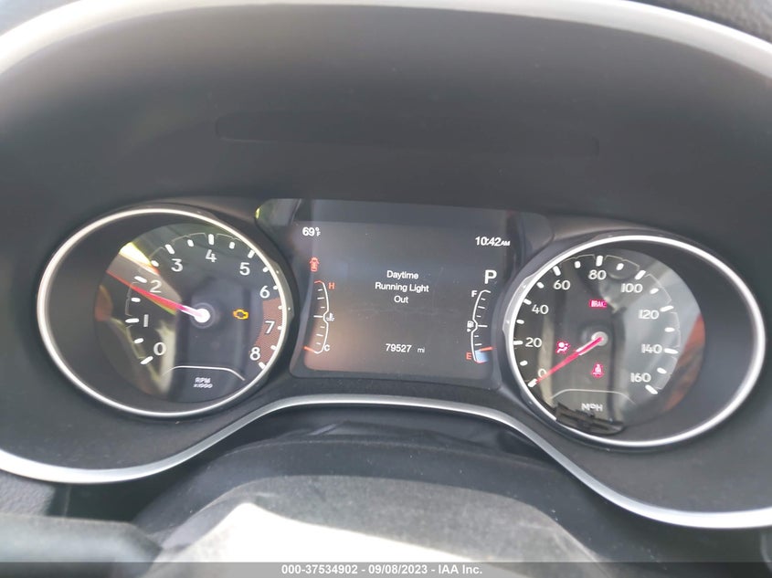 VIN 3C4NJDBB8JT179045 2018 JEEP COMPASS LATITUDE