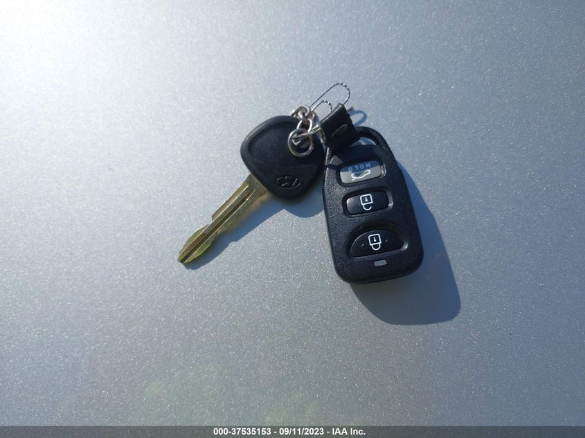 VIN 5NPD74LF8JH229096 2018 HYUNDAI ELANTRA SE