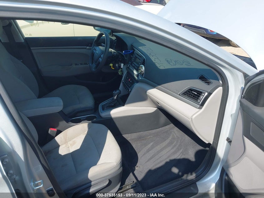 VIN 5NPD74LF8JH229096 2018 HYUNDAI ELANTRA SE