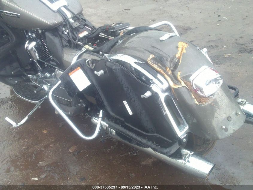 2018 HARLEY-DAVIDSON FLTRU - 1HD1KGD18JB667851