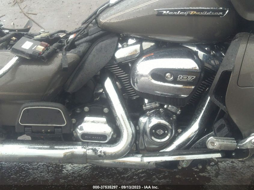 2018 HARLEY-DAVIDSON FLTRU - 1HD1KGD18JB667851