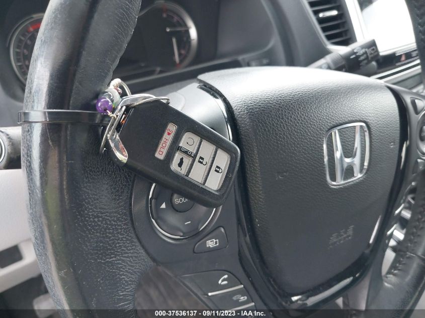 VIN 5FNYF5H98JB001966 2018 HONDA PILOT