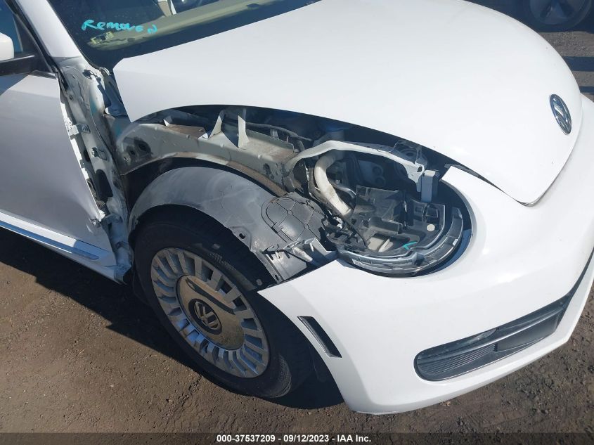 2013 VOLKSWAGEN BEETLE CONVERTIBLE 2.5L W/TECH 3VW5P7AT3DM833391