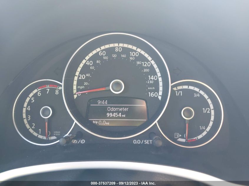 2013 VOLKSWAGEN BEETLE CONVERTIBLE 2.5L W/TECH 3VW5P7AT3DM833391