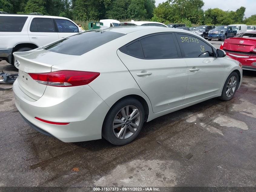 VIN 5NPD84LF7JH400711 2018 HYUNDAI ELANTRA SEL