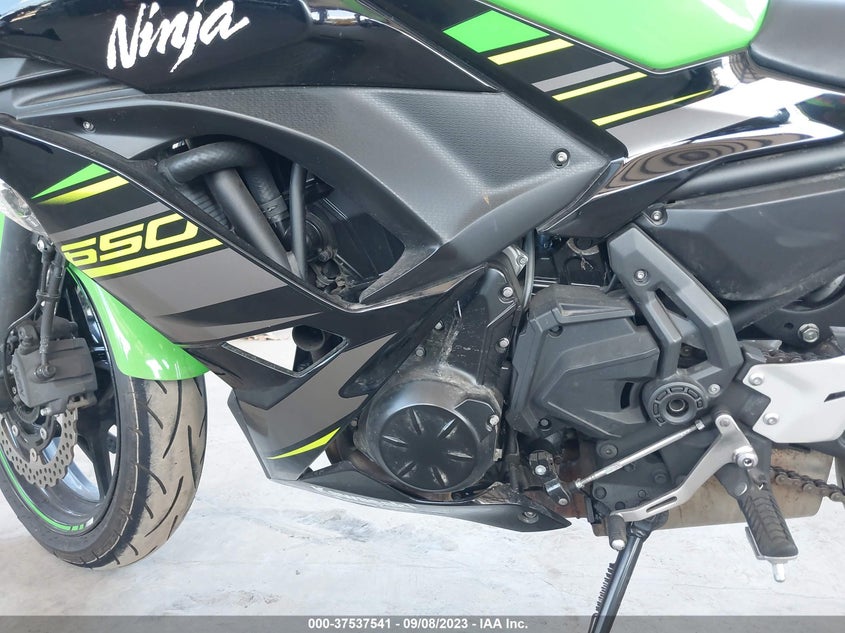 VIN JKAEXEK13JDA26877 2018 KAWASAKI EX650 F