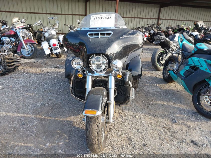 2014 HARLEY-DAVIDSON FLHTCUTG TRI GLIDE ULTRA 1HD1MAL15EB855175