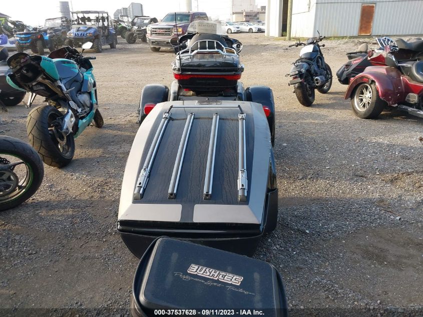 2014 HARLEY-DAVIDSON FLHTCUTG TRI GLIDE ULTRA 1HD1MAL15EB855175