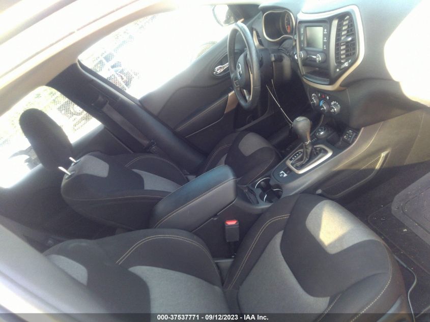2018 JEEP CHEROKEE LATITUDE - 1C4PJMCX4JD523124