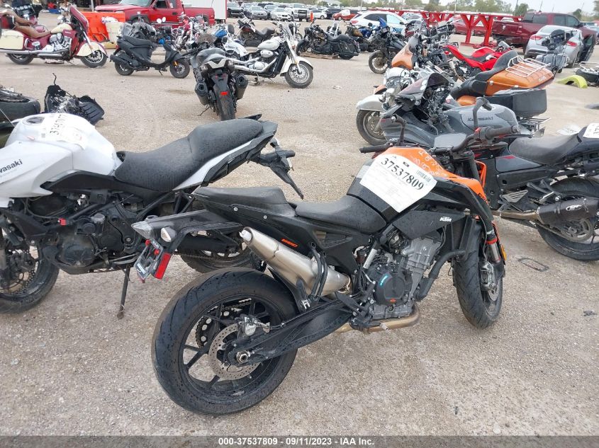 2021 KTM 890 DUKE R - VBKTU9404MM811877