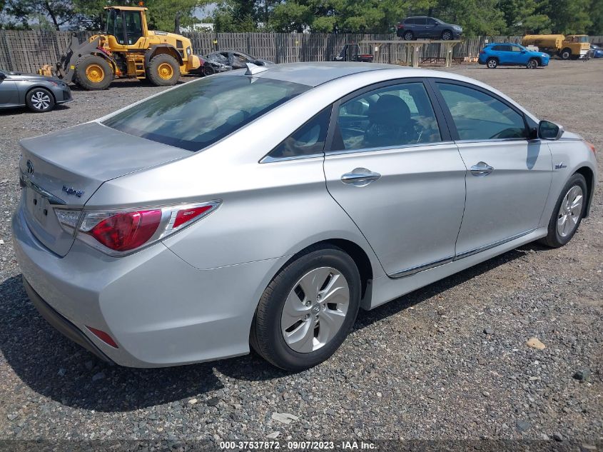 2014 HYUNDAI SONATA HYBRID - KMHEC4A49EA117725