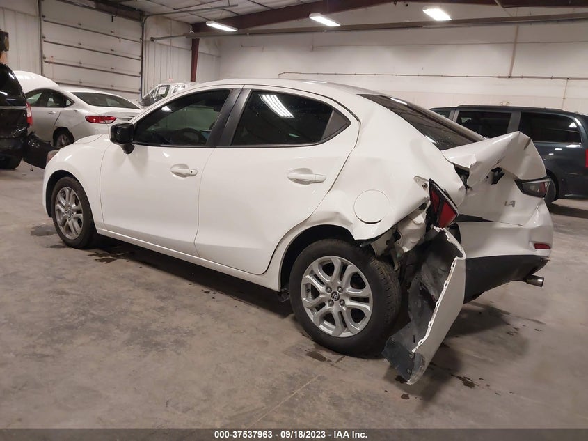 VIN 3MYDLBYV3JY304758 2018 TOYOTA YARIS IA