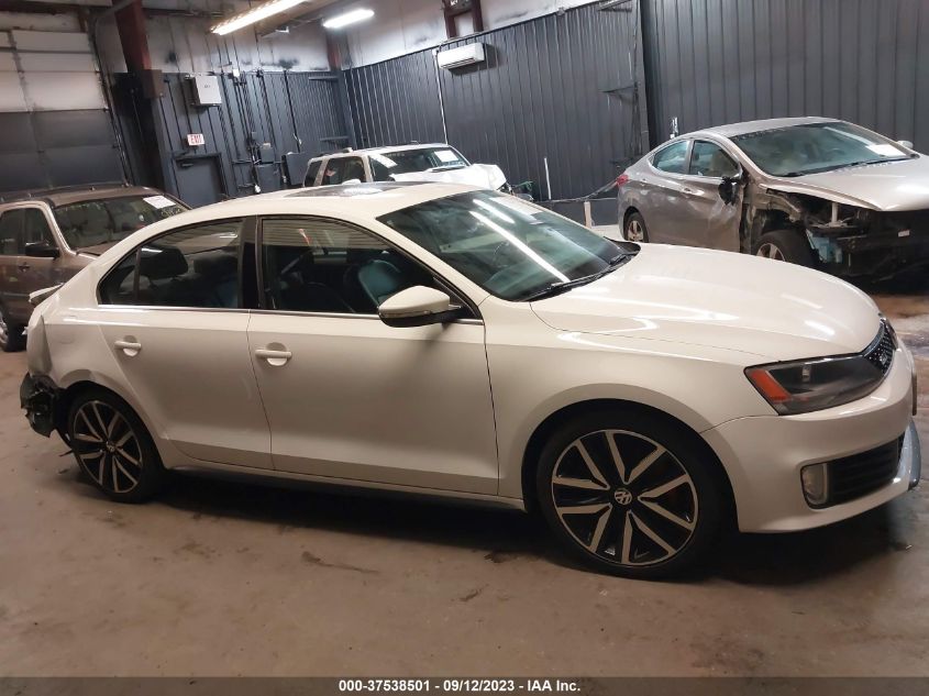 2013 VOLKSWAGEN GLI AUTOBAHN 3VW4T7AJ5DM288722