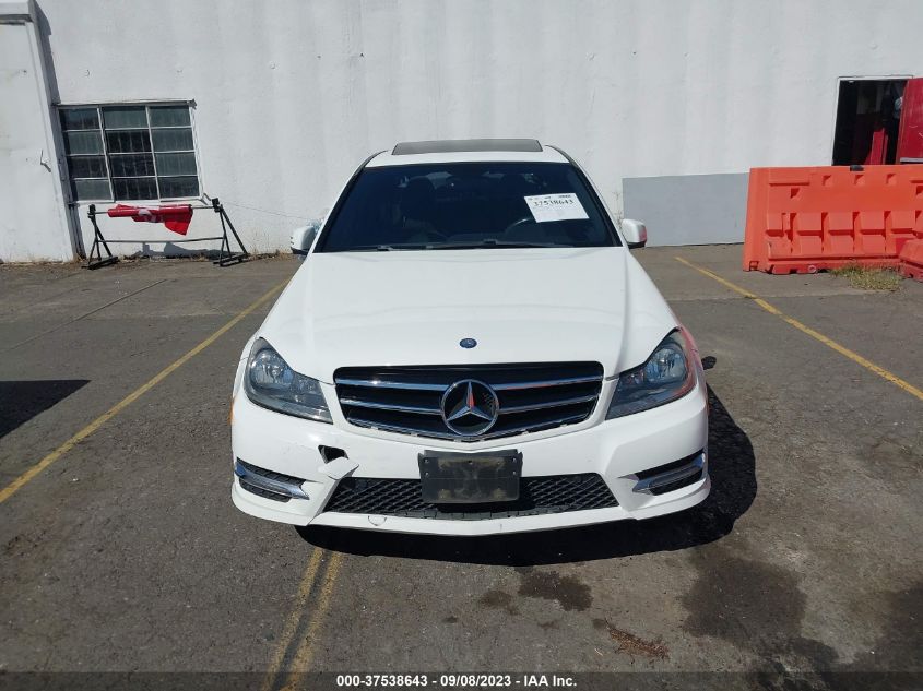 2014 MERCEDES-BENZ C 250 SPORT/LUXURY WDDGF4HB2EG237099
