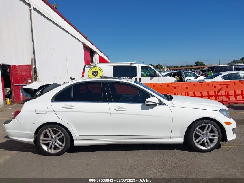 2014 MERCEDES-BENZ C 250 SPORT/LUXURY WDDGF4HB2EG237099