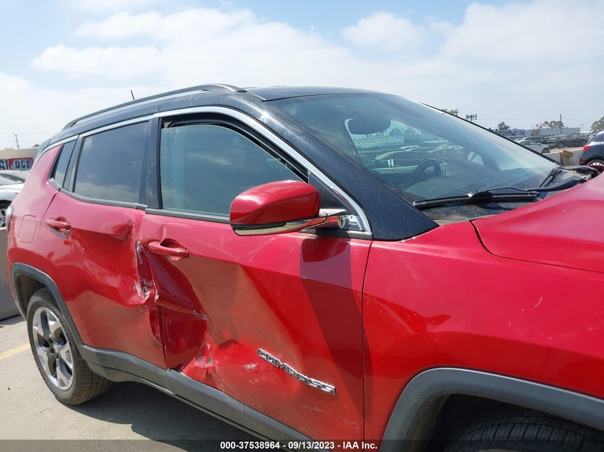 VIN 3C4NJCCB2JT462873 2018 JEEP COMPASS LIMITED