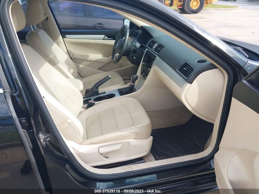 2013 VOLKSWAGEN PASSAT TDI SE W/SUNROOF - 1VWBN7A37DC002437