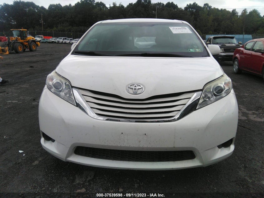 VIN 5TDJZ3DC6HS150820 2017 TOYOTA SIENNA LE