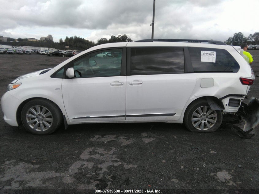 VIN 5TDJZ3DC6HS150820 2017 TOYOTA SIENNA LE
