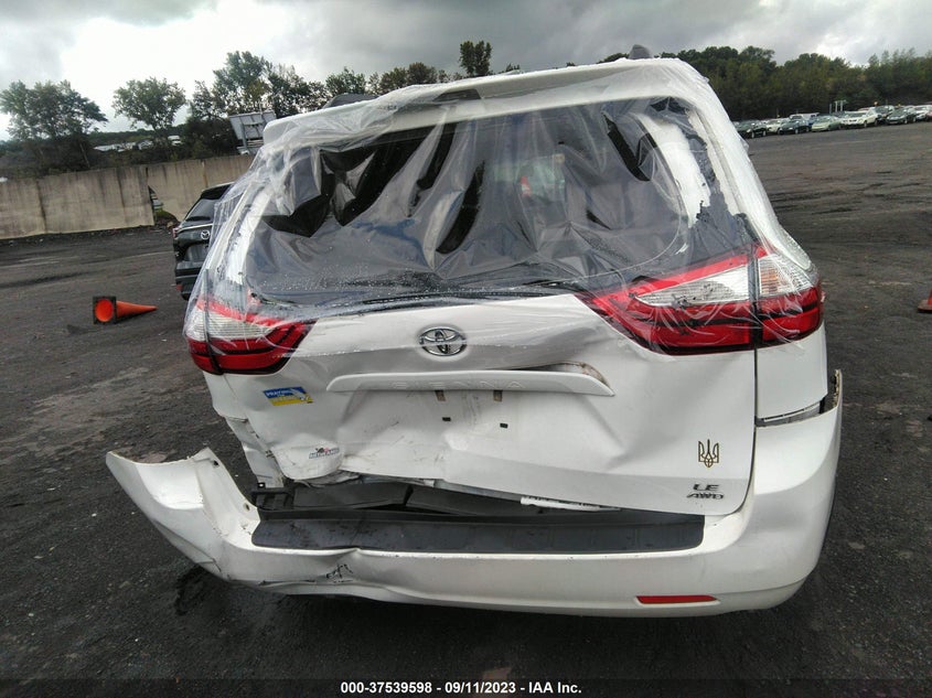 VIN 5TDJZ3DC6HS150820 2017 TOYOTA SIENNA LE