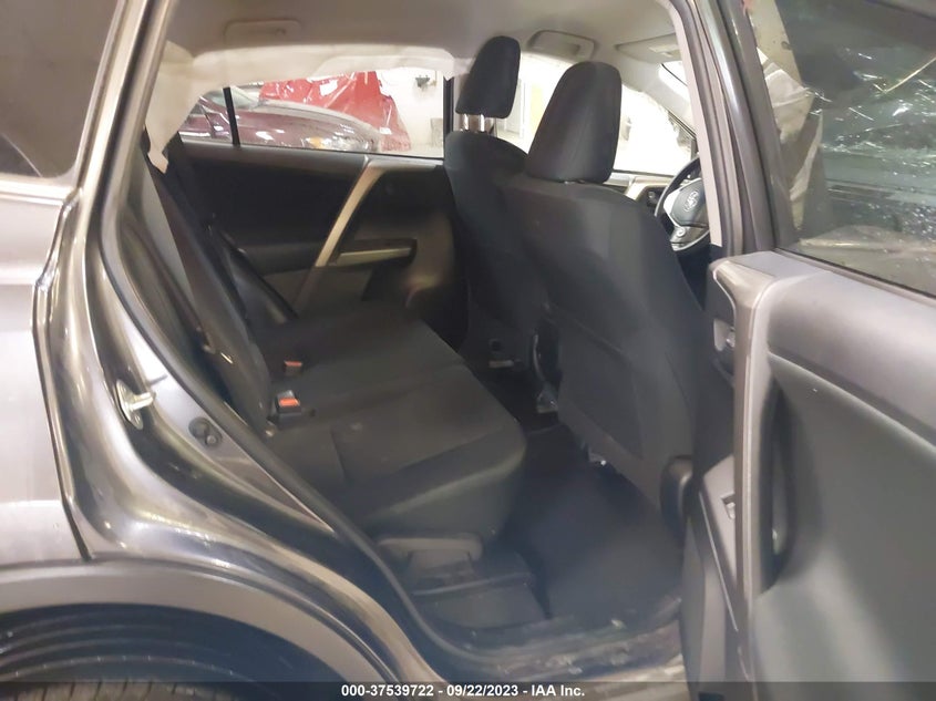 VIN JTMBFREV1JJ227371 2018 TOYOTA RAV4 LE