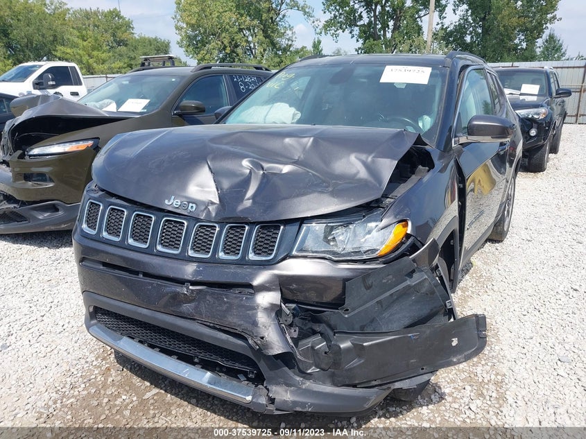 VIN 3C4NJDCB4JT175122 2018 JEEP COMPASS LIMITED