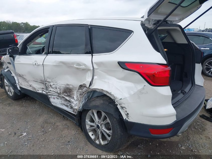 2019 FORD ESCAPE SE - 1FMCU9GD9KUA85278