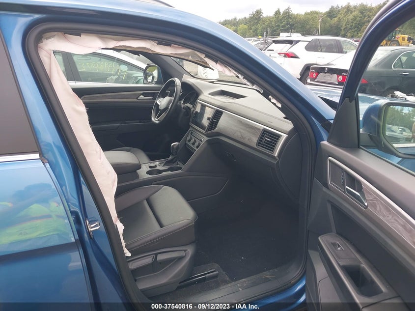VIN 1V26E2CA4LC215586 2020 VOLKSWAGEN ATLAS CROSS SPORT 3.6L V6 SE W/TECHNOLOGY