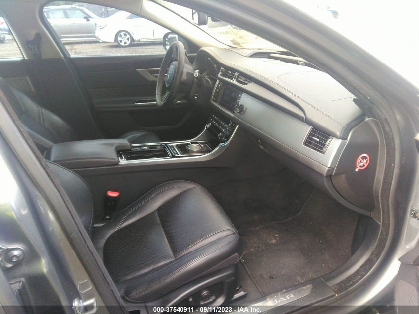 2016 JAGUAR XF 35T PRESTIGE - SAJBK4BV4GCY22152
