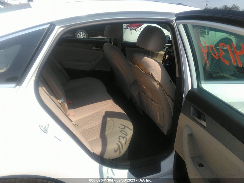 VIN 5NPE24AF4KH759492 2019 HYUNDAI SONATA SE