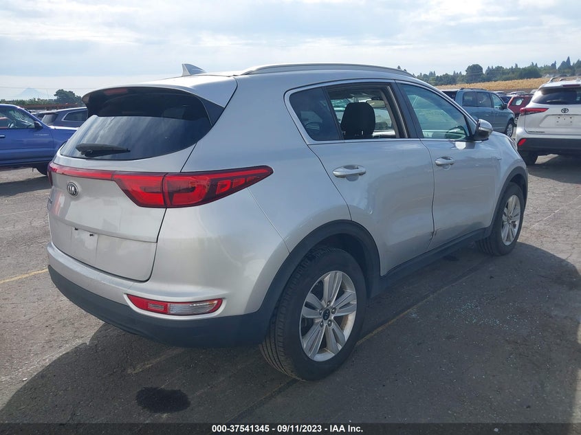 VIN KNDPMCACXJ7438174 2018 KIA SPORTAGE LX