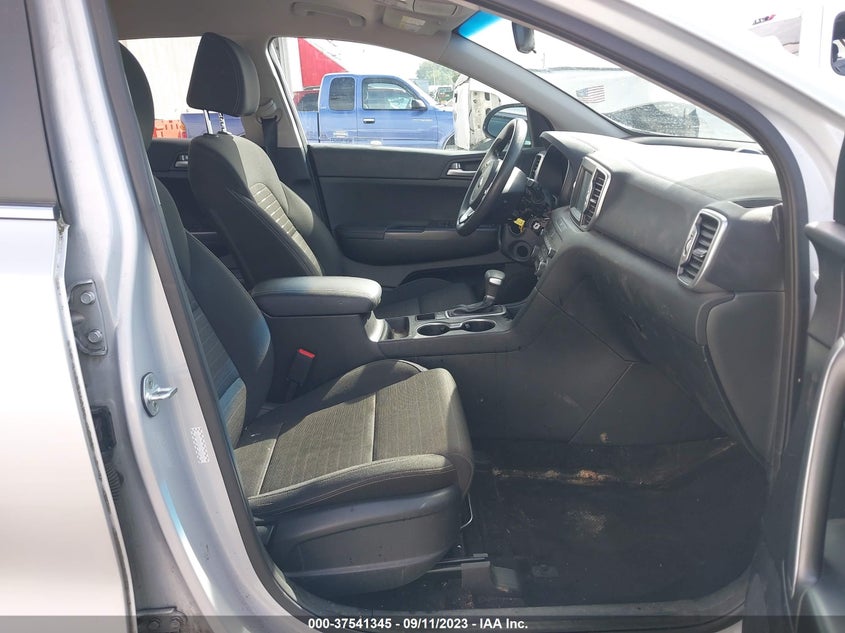 VIN KNDPMCACXJ7438174 2018 KIA SPORTAGE LX