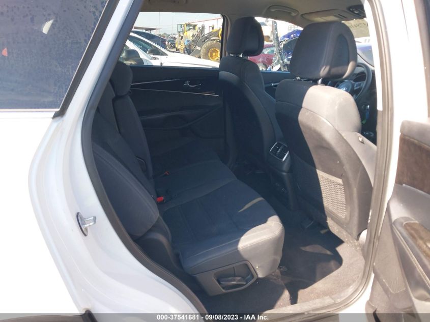 2016 KIA SORENTO LX - 5XYPG4A36GG118701