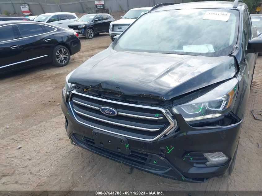 2018 FORD ESCAPE SE - 1FMCU9GD0JUC23000