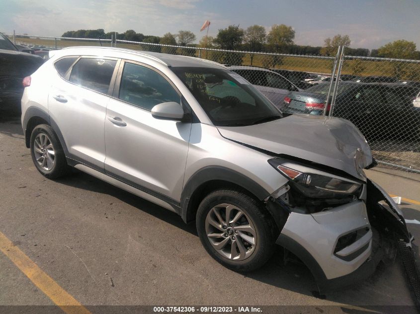 2017 HYUNDAI TUCSON LIMITED/SPORT AND ECO/SE - KM8J33A42HU567454