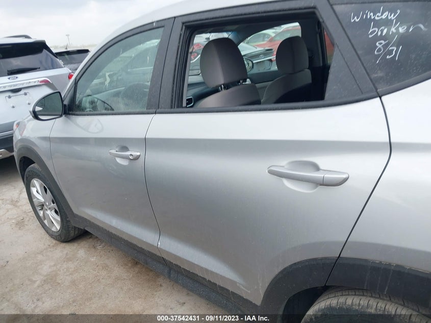 VIN KM8J23A43MU384674 2021 HYUNDAI TUCSON SE