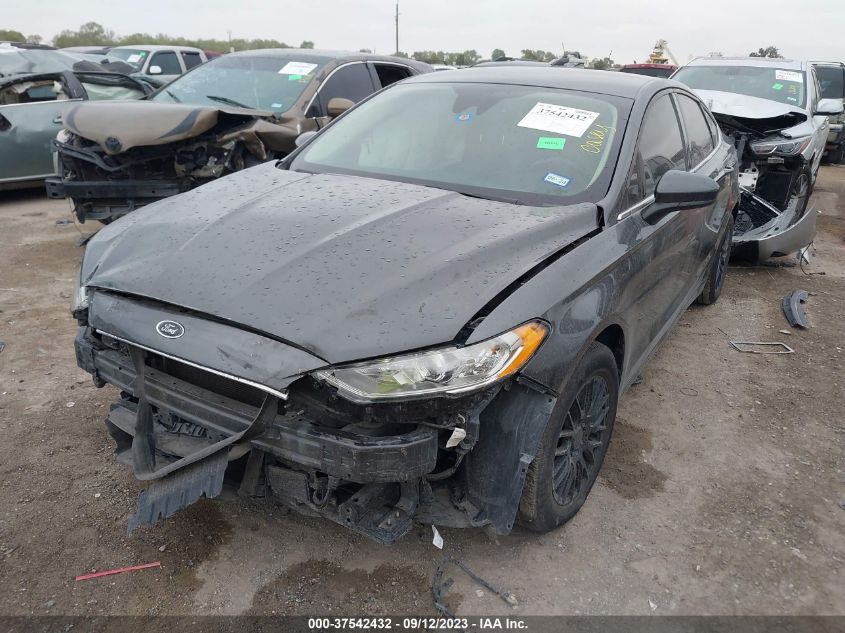 3FA6P0G71KR215338 Ford Fusion S 2