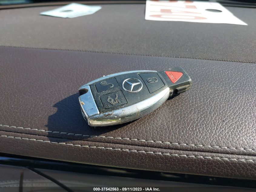 2015 MERCEDES-BENZ S 550 WDDUG8CB4FA136097