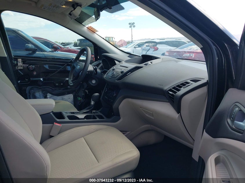 VIN 1FMCU0GD7HUE97316 2017 FORD ESCAPE SE