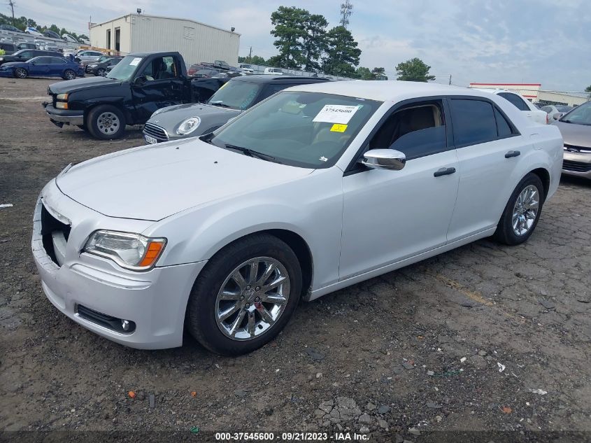 2013 CHRYSLER 300C 2C3CCAET2DH573310