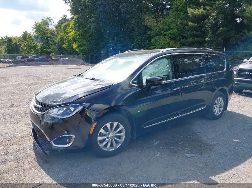 2C4RC1EGXJR114606 2018 CHRYSLER PACIFICA, photo no. 2