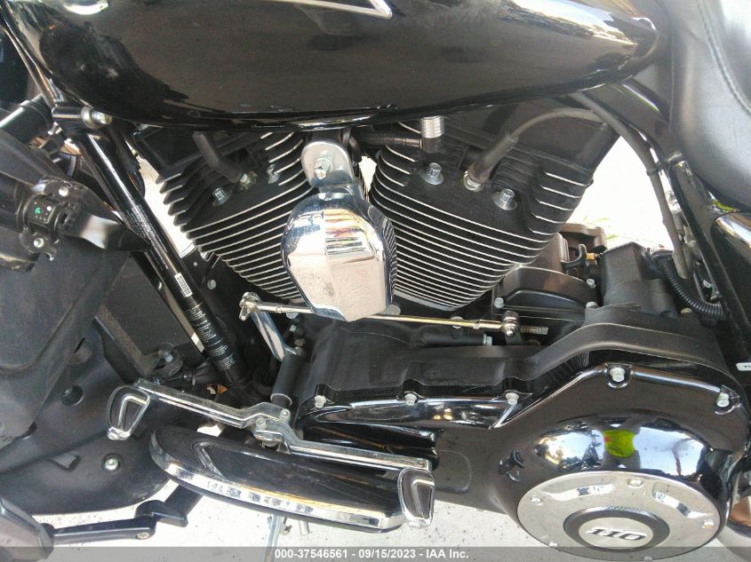 2016 HARLEY-DAVIDSON FLHXSE CVO STREET GLIDE 1HD1PXN16GB958521