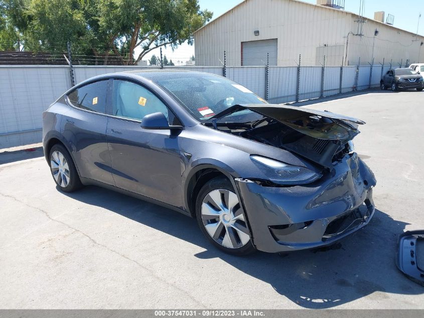 7SAYGDEE0PF852163 Tesla Model Y  