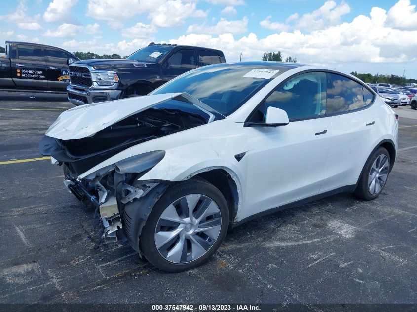 5YJYGAEE0MF193752 Tesla Model Y LONG RANGE 2