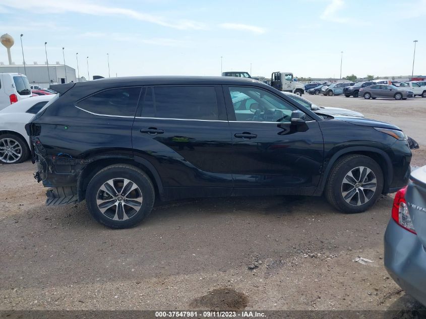 2021 TOYOTA HIGHLANDER XLE - 5TDGZRAH2MS065514