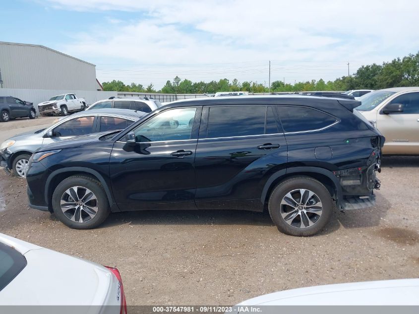 2021 TOYOTA HIGHLANDER XLE - 5TDGZRAH2MS065514