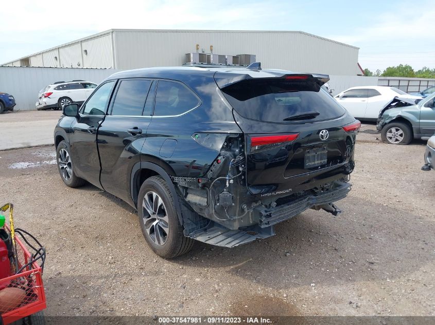 2021 TOYOTA HIGHLANDER XLE - 5TDGZRAH2MS065514