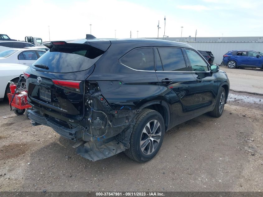 2021 TOYOTA HIGHLANDER XLE - 5TDGZRAH2MS065514